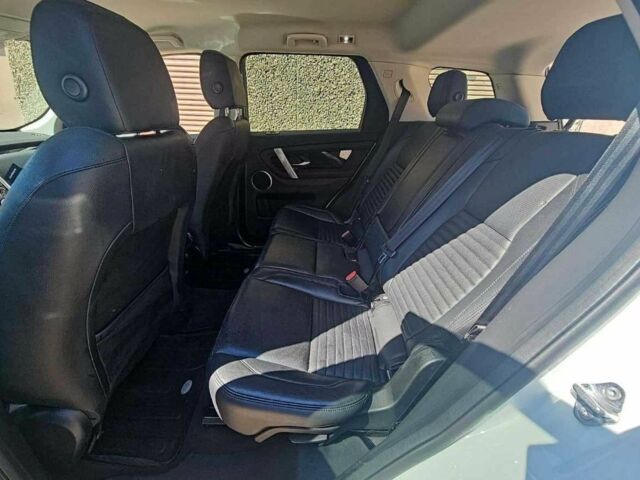 Білий Ленд Ровер Діскавері, об'ємом двигуна 0 л та пробігом 28 тис. км за 32000 $, фото 6 на Automoto.ua