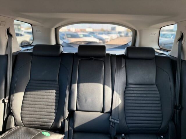 Белый Ленд Ровер Дискавери, объемом двигателя 2 л и пробегом 74 тыс. км за 35000 $, фото 6 на Automoto.ua