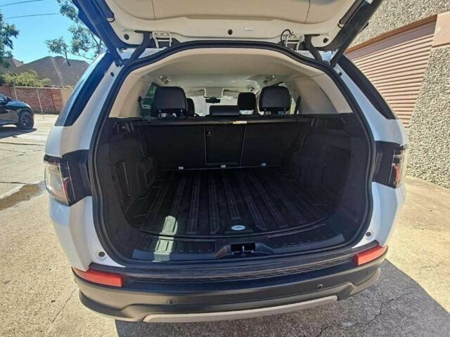 Білий Ленд Ровер Діскавері, об'ємом двигуна 0 л та пробігом 28 тис. км за 32000 $, фото 3 на Automoto.ua