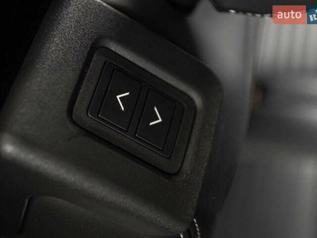 Белый Ленд Ровер Дискавери, объемом двигателя 2 л и пробегом 27 тыс. км за 53000 $, фото 23 на Automoto.ua