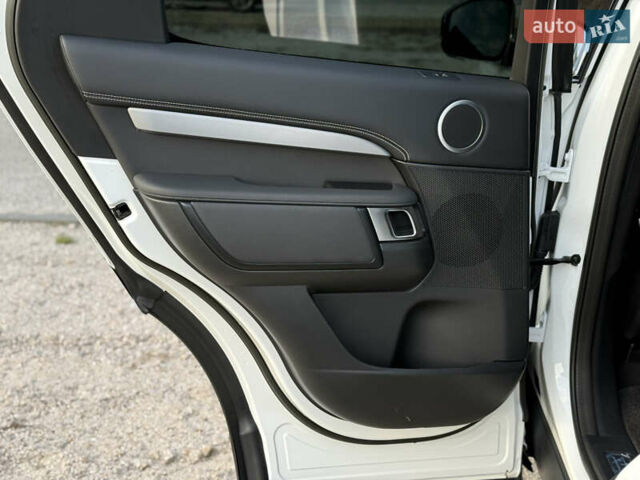 Білий Ленд Ровер Діскавері, об'ємом двигуна 3 л та пробігом 116 тис. км за 67500 $, фото 21 на Automoto.ua