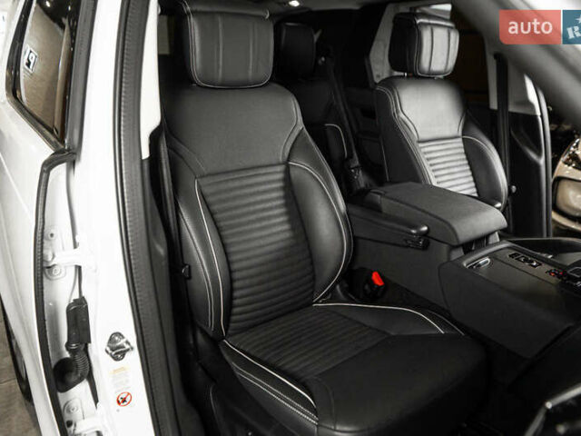 Белый Ленд Ровер Дискавери, объемом двигателя 2 л и пробегом 27 тыс. км за 53000 $, фото 10 на Automoto.ua