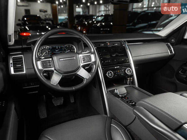 Білий Ленд Ровер Діскавері, об'ємом двигуна 2 л та пробігом 27 тис. км за 49900 $, фото 8 на Automoto.ua