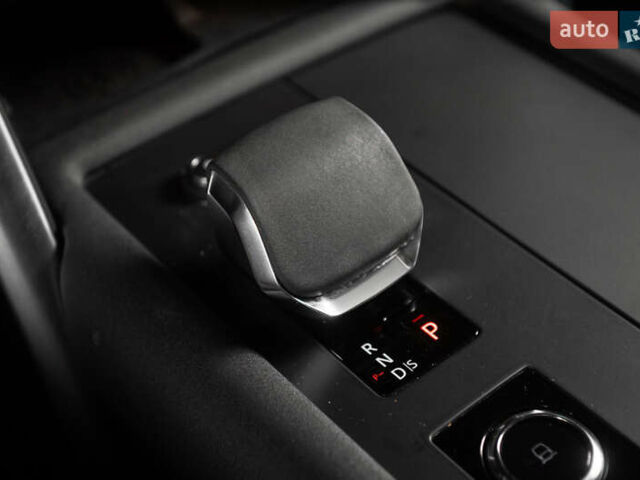 Білий Ленд Ровер Діскавері, об'ємом двигуна 2 л та пробігом 27 тис. км за 49900 $, фото 19 на Automoto.ua