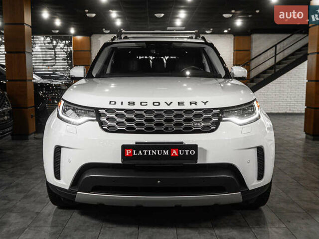 Білий Ленд Ровер Діскавері, об'ємом двигуна 2 л та пробігом 27 тис. км за 49900 $, фото 2 на Automoto.ua