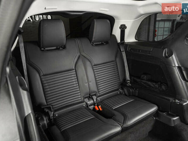 Білий Ленд Ровер Діскавері, об'ємом двигуна 2 л та пробігом 27 тис. км за 49900 $, фото 14 на Automoto.ua