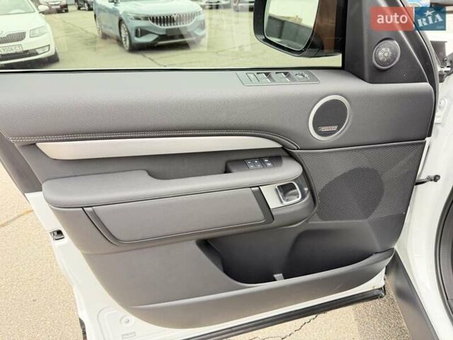 Ленд Ровер Діскавері 2024 у Києві на Automoto.ua Білий Ленд Ровер Діскавері, об'ємом двигуна 3 л та пробігом 2 тис. км за 70000 $, фото 5 на Automoto.ua