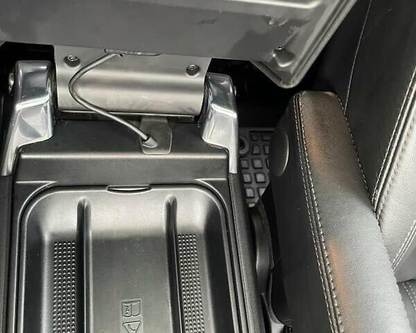 Бежевый Ленд Ровер Дискавери, объемом двигателя 3 л и пробегом 340 тыс. км за 16900 $, фото 24 на Automoto.ua