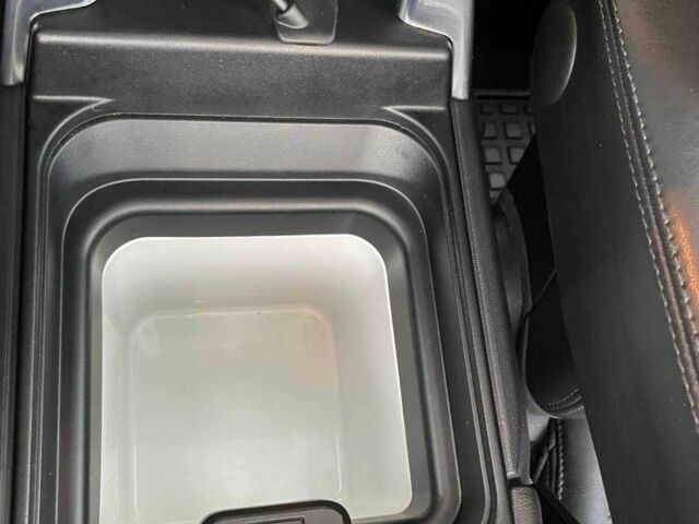 Бежевый Ленд Ровер Дискавери, объемом двигателя 3 л и пробегом 340 тыс. км за 16900 $, фото 22 на Automoto.ua