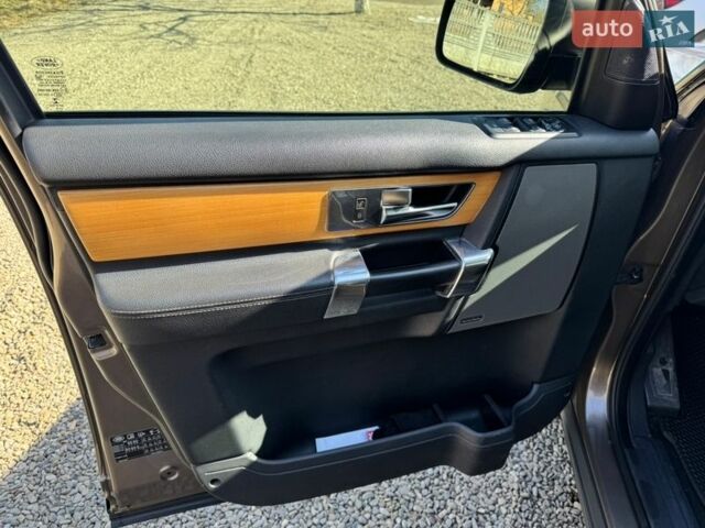 Бежевый Ленд Ровер Дискавери, объемом двигателя 3 л и пробегом 202 тыс. км за 17000 $, фото 14 на Automoto.ua