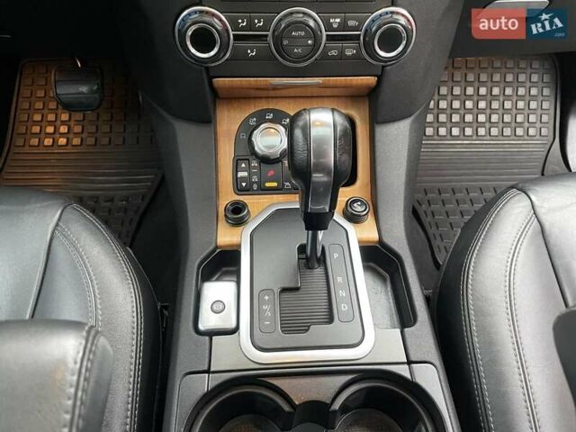 Бежевый Ленд Ровер Дискавери, объемом двигателя 3 л и пробегом 340 тыс. км за 16900 $, фото 20 на Automoto.ua