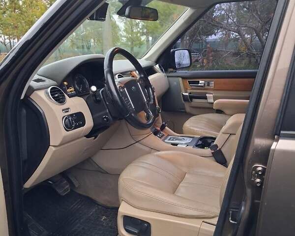 Бежевый Ленд Ровер Дискавери, объемом двигателя 2.99 л и пробегом 240 тыс. км за 22500 $, фото 6 на Automoto.ua