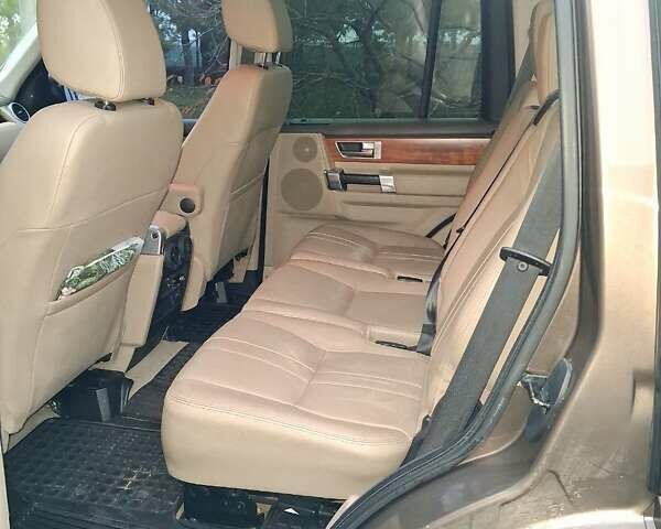 Бежевый Ленд Ровер Дискавери, объемом двигателя 2.99 л и пробегом 240 тыс. км за 22500 $, фото 7 на Automoto.ua