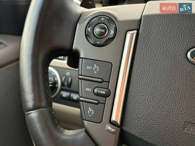 Бежевий Ленд Ровер Діскавері, об'ємом двигуна 3 л та пробігом 164 тис. км за 19000 $, фото 51 на Automoto.ua