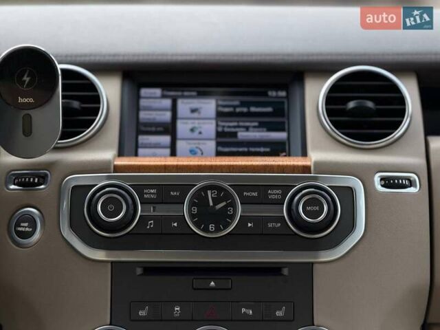 Бежевий Ленд Ровер Діскавері, об'ємом двигуна 3 л та пробігом 164 тис. км за 19000 $, фото 47 на Automoto.ua