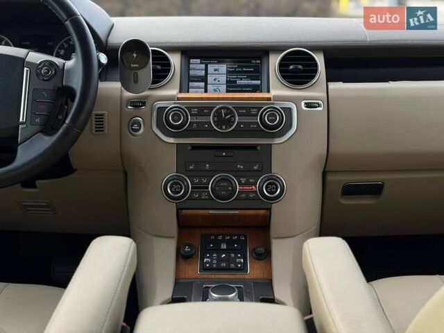 Бежевий Ленд Ровер Діскавері, об'ємом двигуна 3 л та пробігом 164 тис. км за 19000 $, фото 46 на Automoto.ua