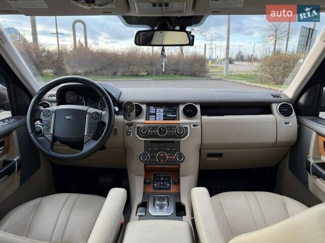 Бежевий Ленд Ровер Діскавері, об'ємом двигуна 3 л та пробігом 164 тис. км за 19000 $, фото 44 на Automoto.ua