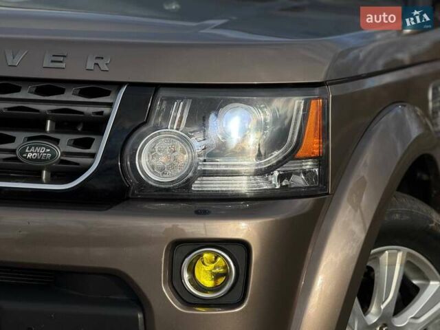 Бежевий Ленд Ровер Діскавері, об'ємом двигуна 3 л та пробігом 164 тис. км за 19000 $, фото 5 на Automoto.ua