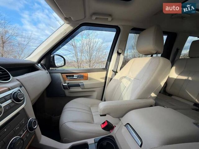 Бежевий Ленд Ровер Діскавері, об'ємом двигуна 3 л та пробігом 164 тис. км за 19000 $, фото 64 на Automoto.ua