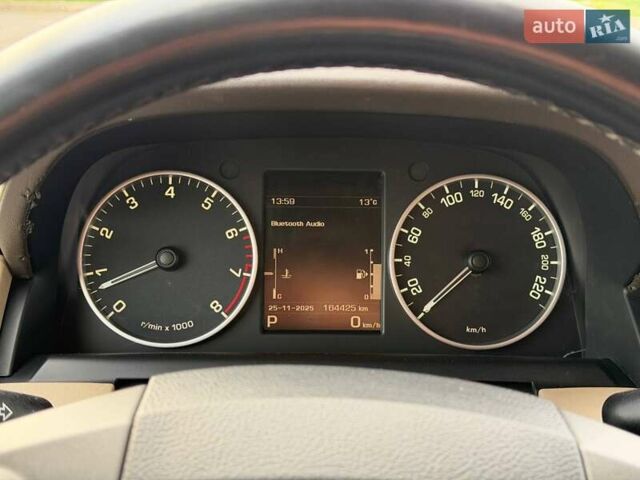 Бежевий Ленд Ровер Діскавері, об'ємом двигуна 3 л та пробігом 164 тис. км за 19000 $, фото 50 на Automoto.ua