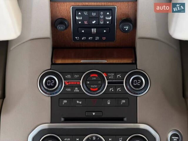 Бежевий Ленд Ровер Діскавері, об'ємом двигуна 3 л та пробігом 164 тис. км за 19000 $, фото 48 на Automoto.ua