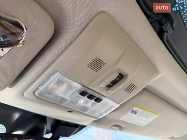 Бежевий Ленд Ровер Діскавері, об'ємом двигуна 3 л та пробігом 164 тис. км за 19000 $, фото 65 на Automoto.ua