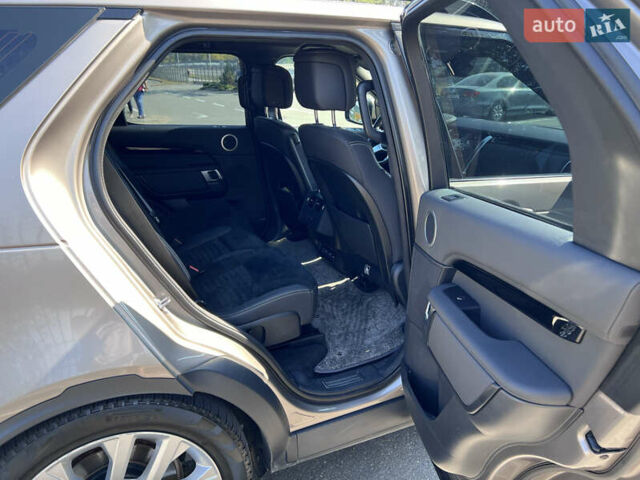 Бежевий Ленд Ровер Діскавері, об'ємом двигуна 3 л та пробігом 155 тис. км за 39900 $, фото 7 на Automoto.ua