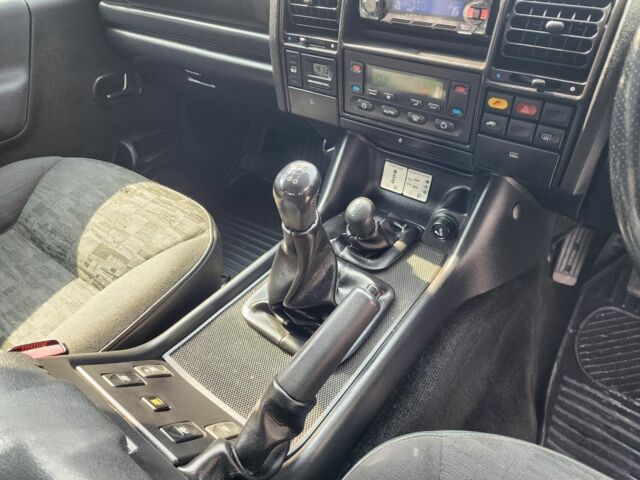 Чорний Ленд Ровер Діскавері, об'ємом двигуна 2.5 л та пробігом 130 тис. км за 6341 $, фото 18 на Automoto.ua