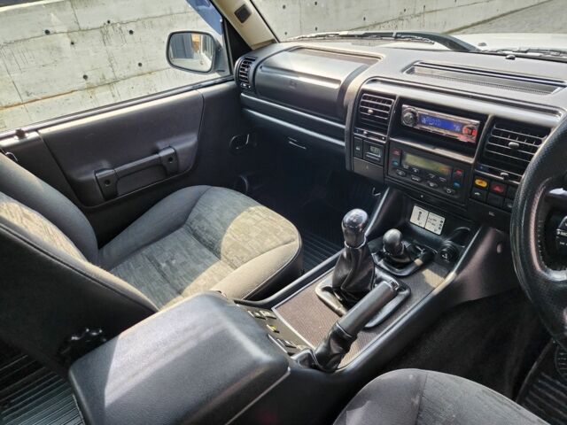 Чорний Ленд Ровер Діскавері, об'ємом двигуна 2.5 л та пробігом 130 тис. км за 6341 $, фото 17 на Automoto.ua