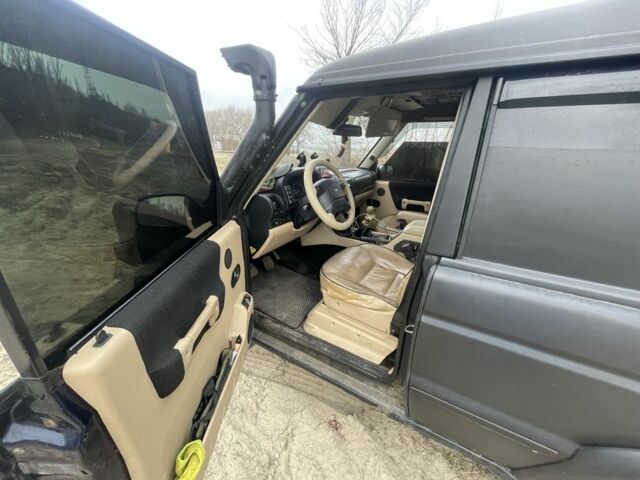 Черный Ленд Ровер Дискавери, объемом двигателя 2.9 л и пробегом 220 тыс. км за 4700 $, фото 5 на Automoto.ua