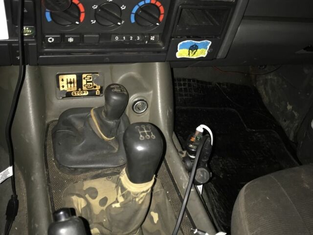 Черный Ленд Ровер Дискавери, объемом двигателя 2.5 л и пробегом 300 тыс. км за 6199 $, фото 18 на Automoto.ua