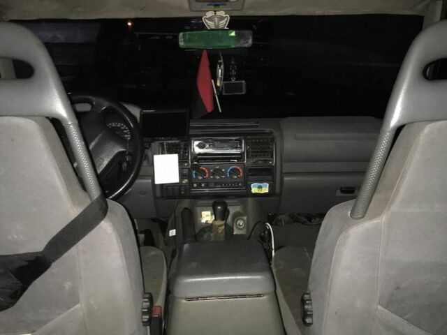 Черный Ленд Ровер Дискавери, объемом двигателя 2.5 л и пробегом 300 тыс. км за 6199 $, фото 14 на Automoto.ua