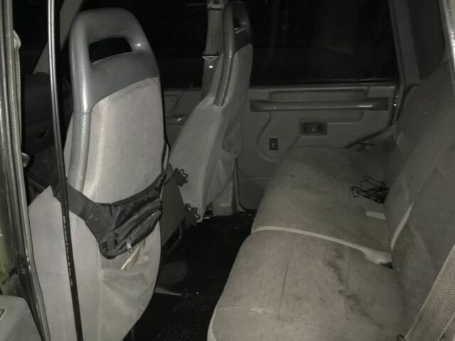 Черный Ленд Ровер Дискавери, объемом двигателя 2.5 л и пробегом 300 тыс. км за 6199 $, фото 8 на Automoto.ua