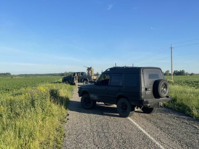 Чорний Ленд Ровер Діскавері, об'ємом двигуна 0 л та пробігом 150 тис. км за 7571 $, фото 1 на Automoto.ua