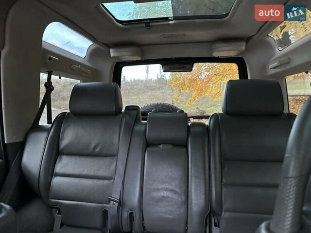 Черный Ленд Ровер Дискавери, объемом двигателя 2.5 л и пробегом 322 тыс. км за 9000 $, фото 17 на Automoto.ua