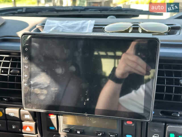 Чорний Ленд Ровер Діскавері, об'ємом двигуна 4 л та пробігом 160 тис. км за 19100 $, фото 26 на Automoto.ua