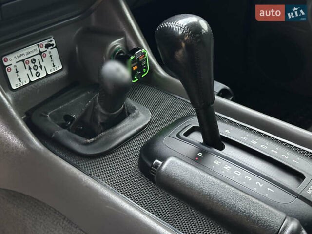 Черный Ленд Ровер Дискавери, объемом двигателя 2.5 л и пробегом 322 тыс. км за 9000 $, фото 15 на Automoto.ua