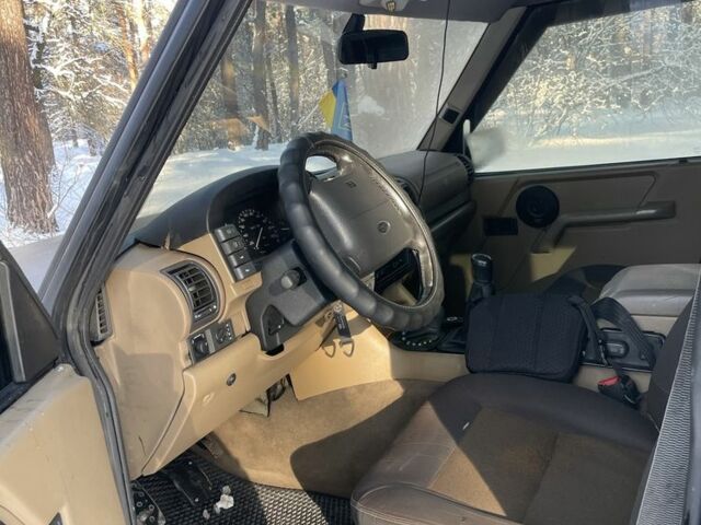 Чорний Ленд Ровер Діскавері, об'ємом двигуна 2.5 л та пробігом 170 тис. км за 6200 $, фото 4 на Automoto.ua