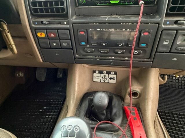 Черный Ленд Ровер Дискавери, объемом двигателя 2.5 л и пробегом 185 тыс. км за 5900 $, фото 19 на Automoto.ua