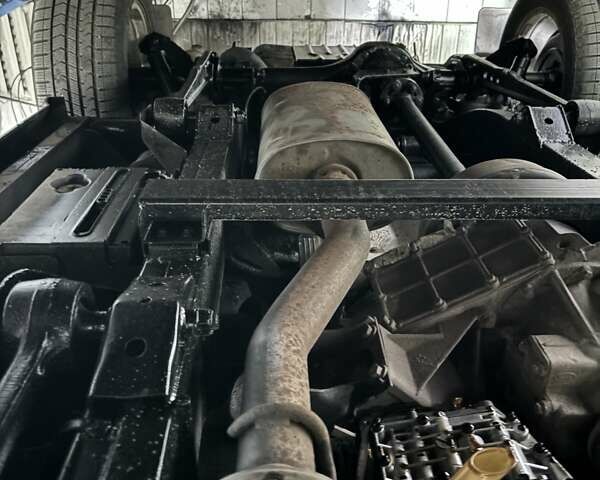 Черный Ленд Ровер Дискавери, объемом двигателя 2.5 л и пробегом 370 тыс. км за 12500 $, фото 2 на Automoto.ua