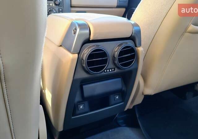 Чорний Ленд Ровер Діскавері, об'ємом двигуна 2.72 л та пробігом 370 тис. км за 13000 $, фото 10 на Automoto.ua