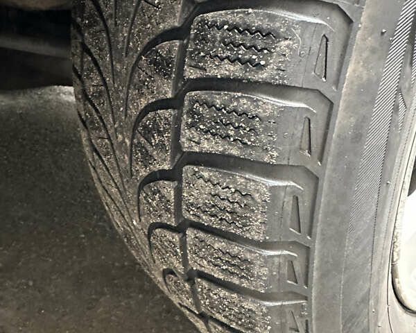 Ленд Ровер Дискавери 2005 в Киеве на Automoto.ua Черный Ленд Ровер Дискавери, объемом двигателя 2.7 л и пробегом 300 тыс. км за 9700 $, фото 17 на Automoto.ua