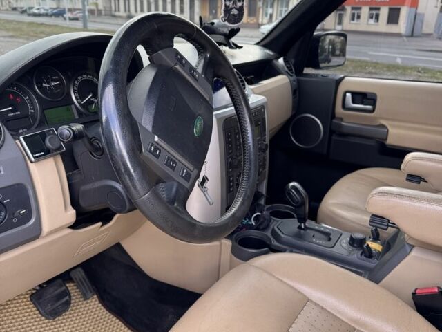 Чорний Ленд Ровер Діскавері, об'ємом двигуна 2.7 л та пробігом 380 тис. км за 9000 $, фото 8 на Automoto.ua