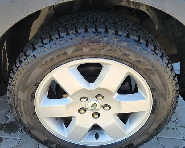 Черный Ленд Ровер Дискавери, объемом двигателя 2.7 л и пробегом 230 тыс. км за 10000 $, фото 5 на Automoto.ua