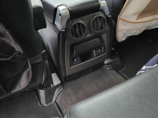 Чорний Ленд Ровер Діскавері, об'ємом двигуна 2.7 л та пробігом 232 тис. км за 9800 $, фото 8 на Automoto.ua