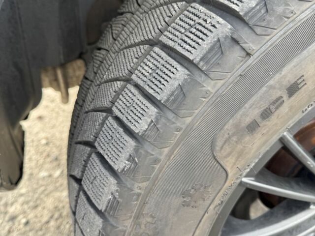 Чорний Ленд Ровер Діскавері, об'ємом двигуна 2.7 л та пробігом 380 тис. км за 9000 $, фото 5 на Automoto.ua