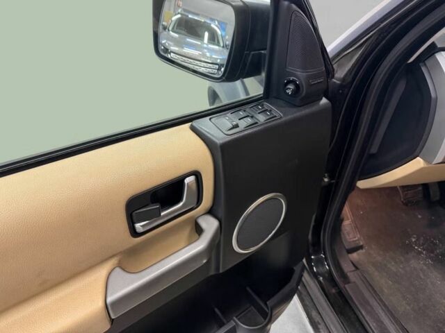 Чорний Ленд Ровер Діскавері, об'ємом двигуна 0 л та пробігом 270 тис. км за 4500 $, фото 6 на Automoto.ua