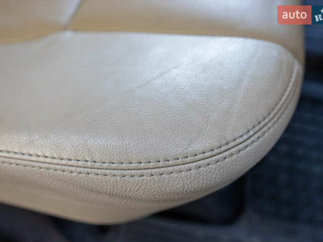 Черный Ленд Ровер Дискавери, объемом двигателя 3 л и пробегом 192 тыс. км за 22500 $, фото 26 на Automoto.ua