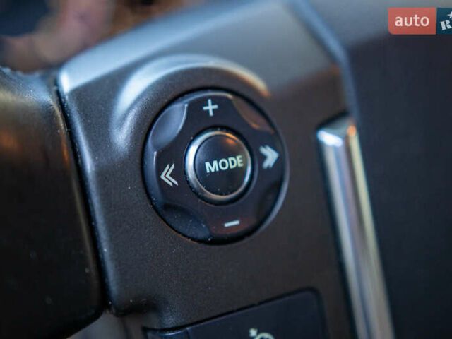 Черный Ленд Ровер Дискавери, объемом двигателя 3 л и пробегом 192 тыс. км за 22500 $, фото 39 на Automoto.ua