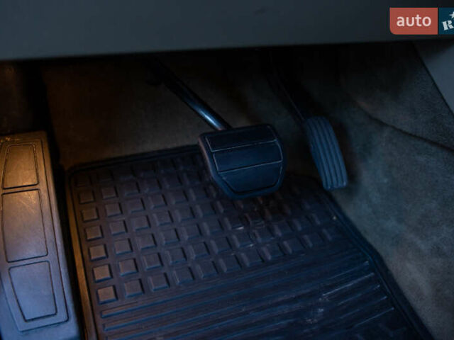 Черный Ленд Ровер Дискавери, объемом двигателя 3 л и пробегом 192 тыс. км за 22500 $, фото 37 на Automoto.ua